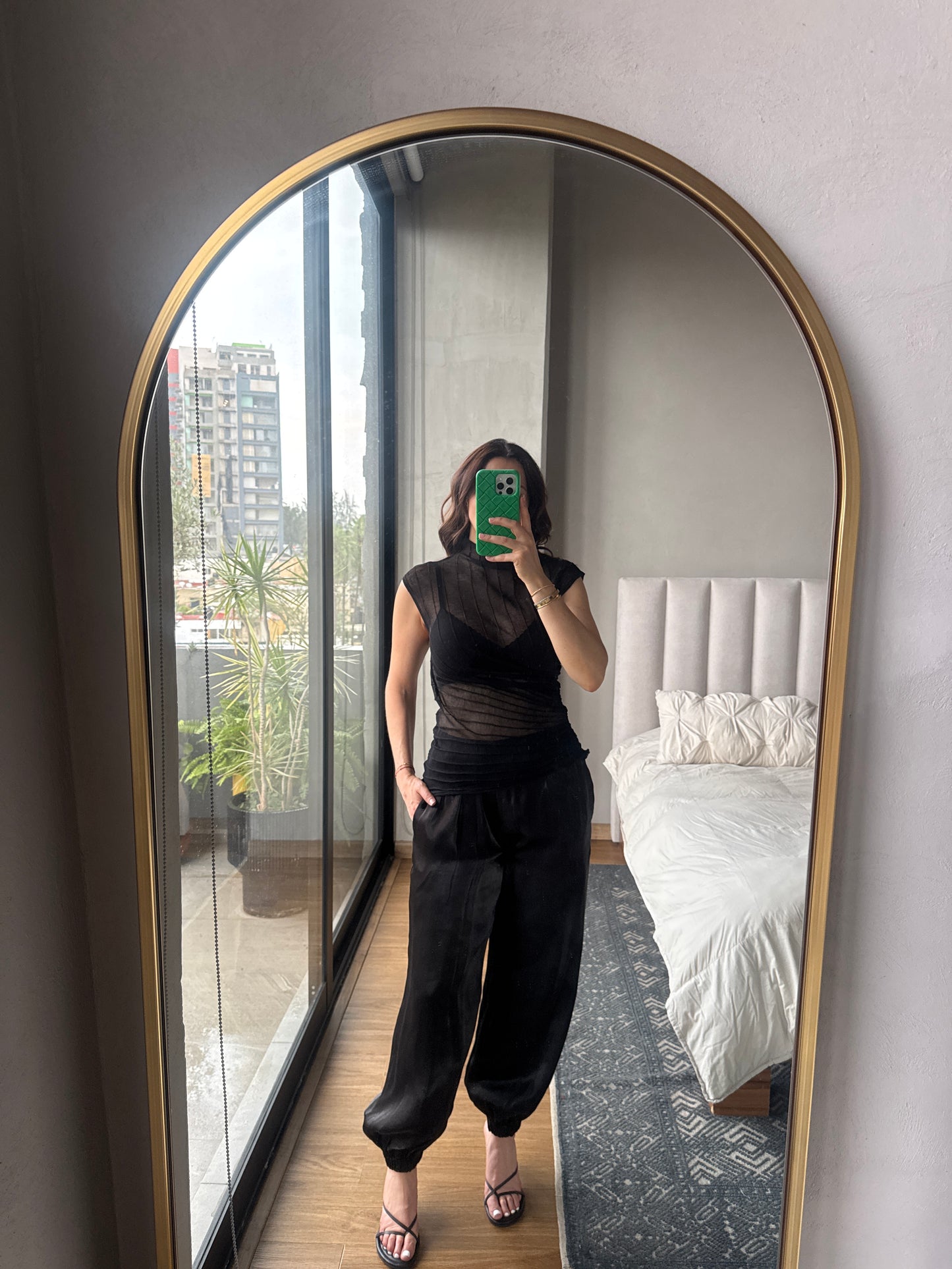 Blusa negra costura