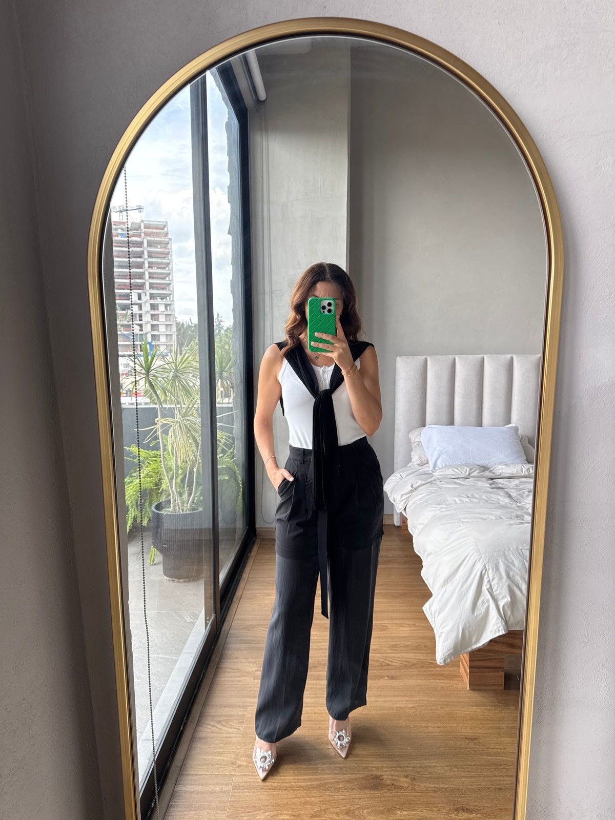 Pantalón negro con cinto tela