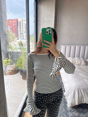 Blusa rayas off shoulder detalle mangas
