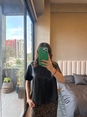 Blusa tipo piel negra