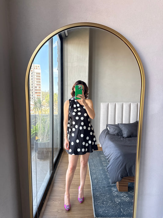 Vestido corto lunares detalle cuello negro