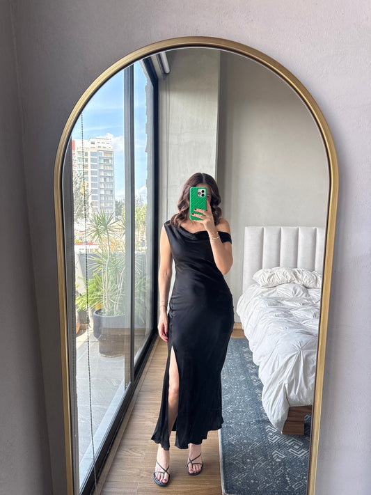 Vestido maxi satín negro