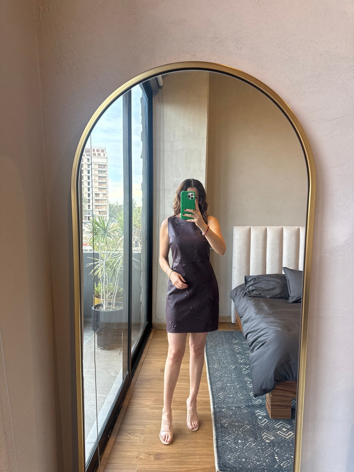 Vestido tipo piel con lentejuelas tinto