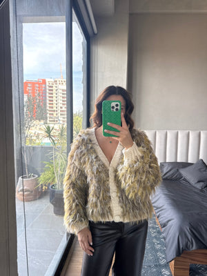 Sweater botones hilos verde