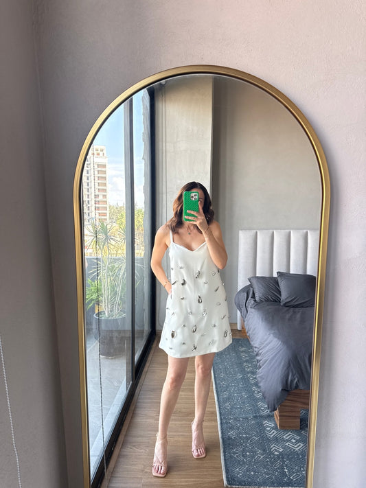 Vestido corto tirantes aplicaciones