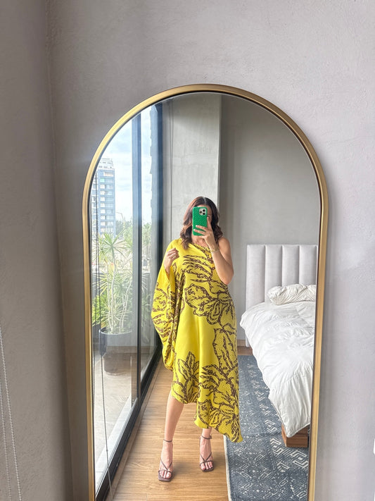 Vestido one shoulder amarillo con print café