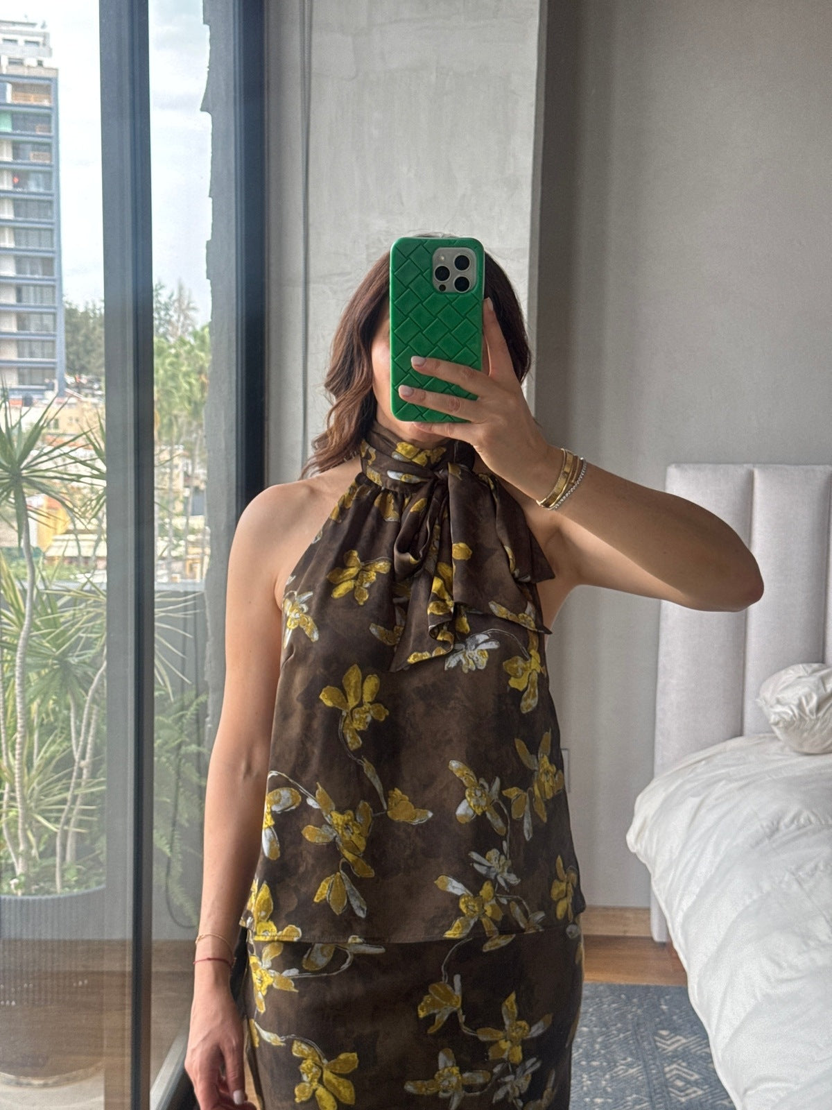 Set blusa halter y falda maxi print flores satín