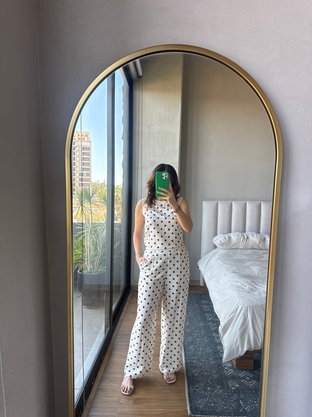 Set blusa y pantalón crema lunares
