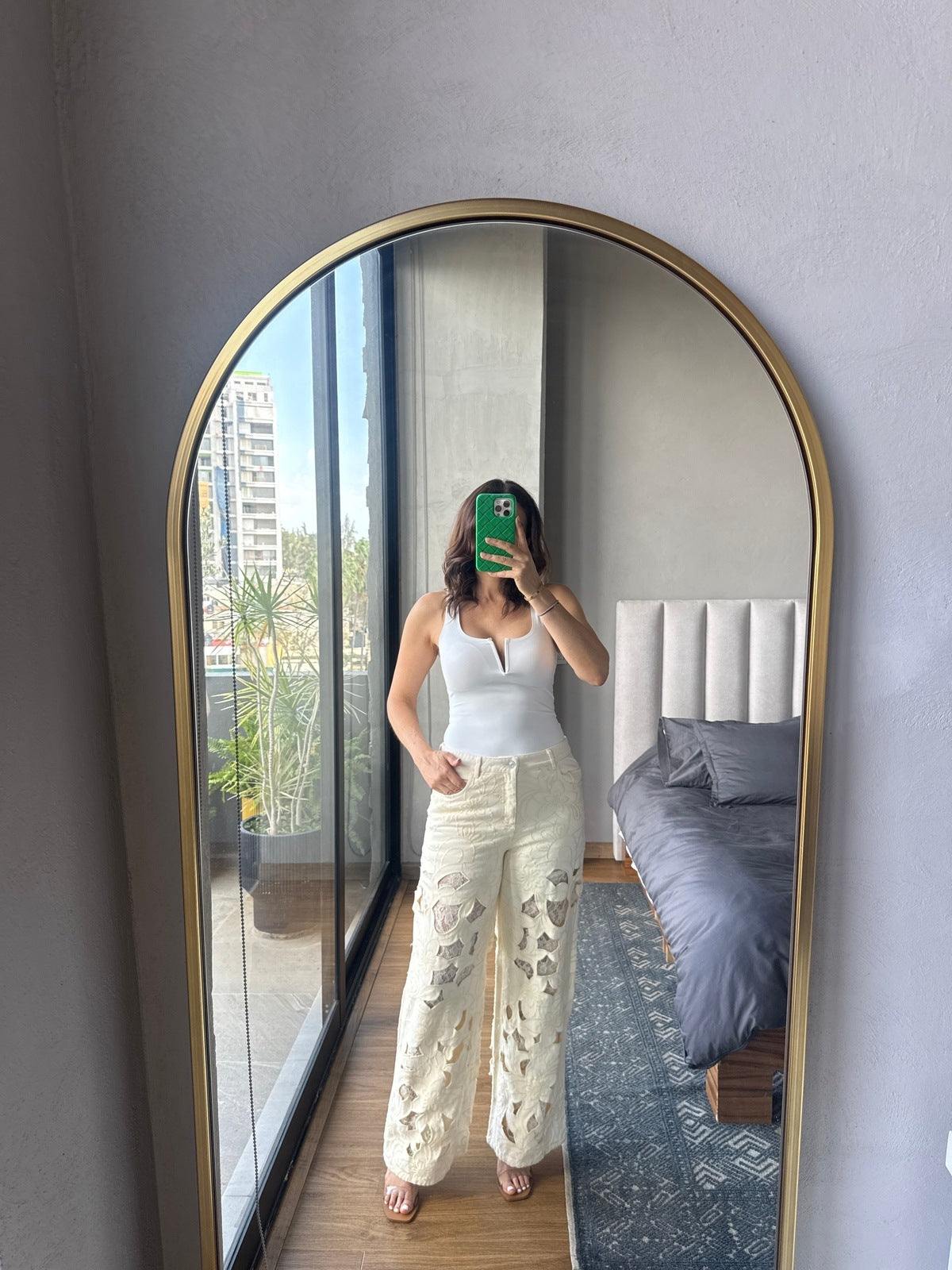 Jeans corte laser con lace ivory