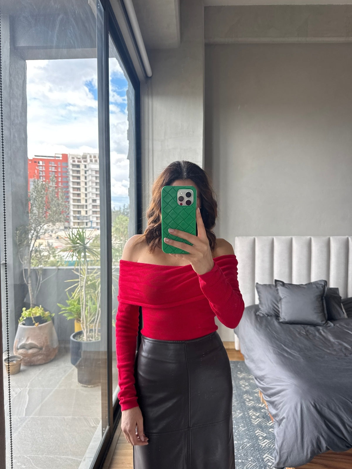 Blusa tejida off shoulder roja