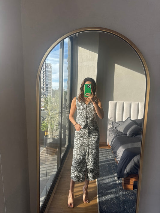 Set chaleco y falda midi animal print