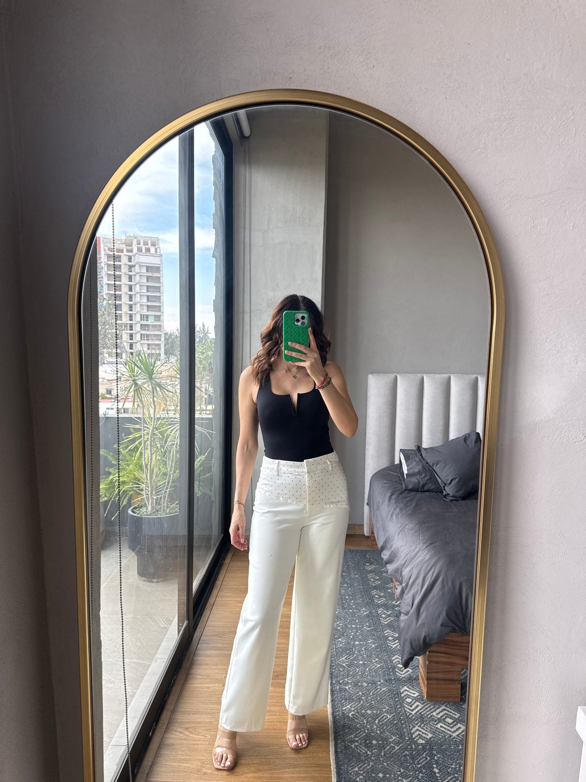 Body tirantes detalle V negro