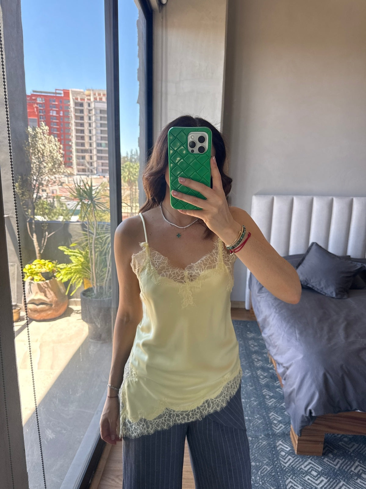 Blusa tirantes con lace butter yellow