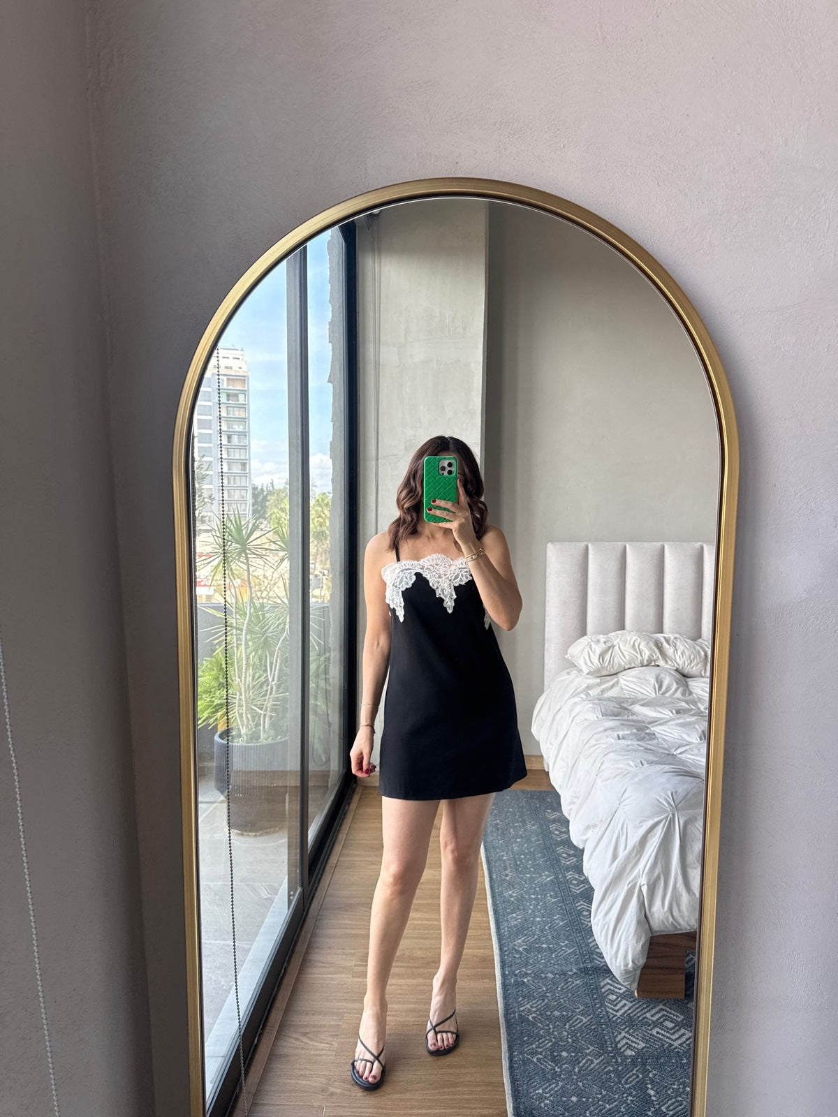 Vestido corto tiranes negro con lace