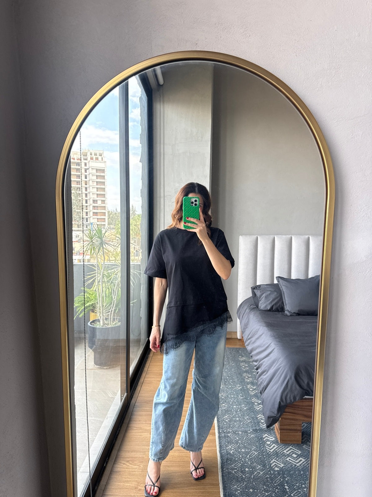 Tshirt negra con detalle lace