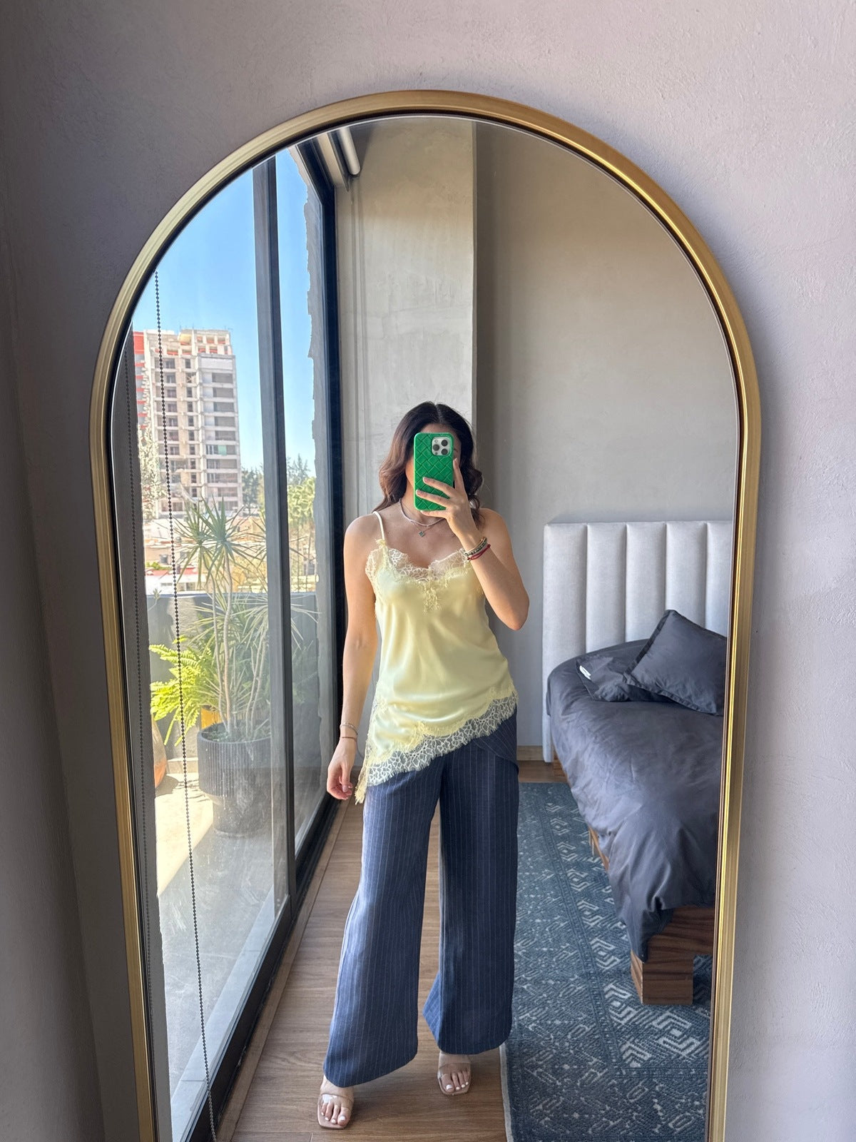 Blusa tirantes con lace butter yellow