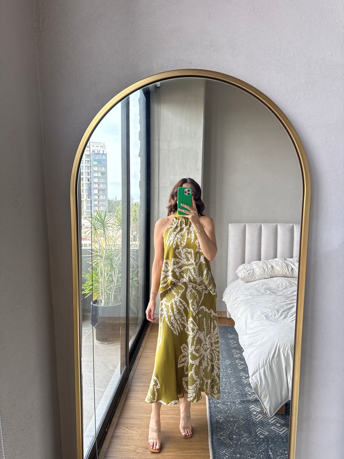 Set blusa cuello sin mangas con falda tonos verdes