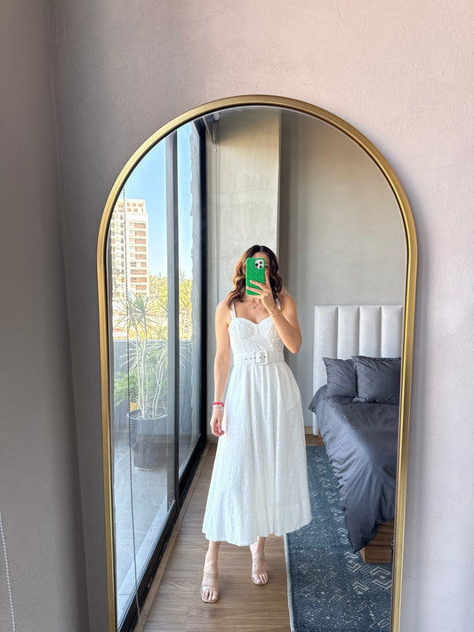 Vestido midi blanco con cinto