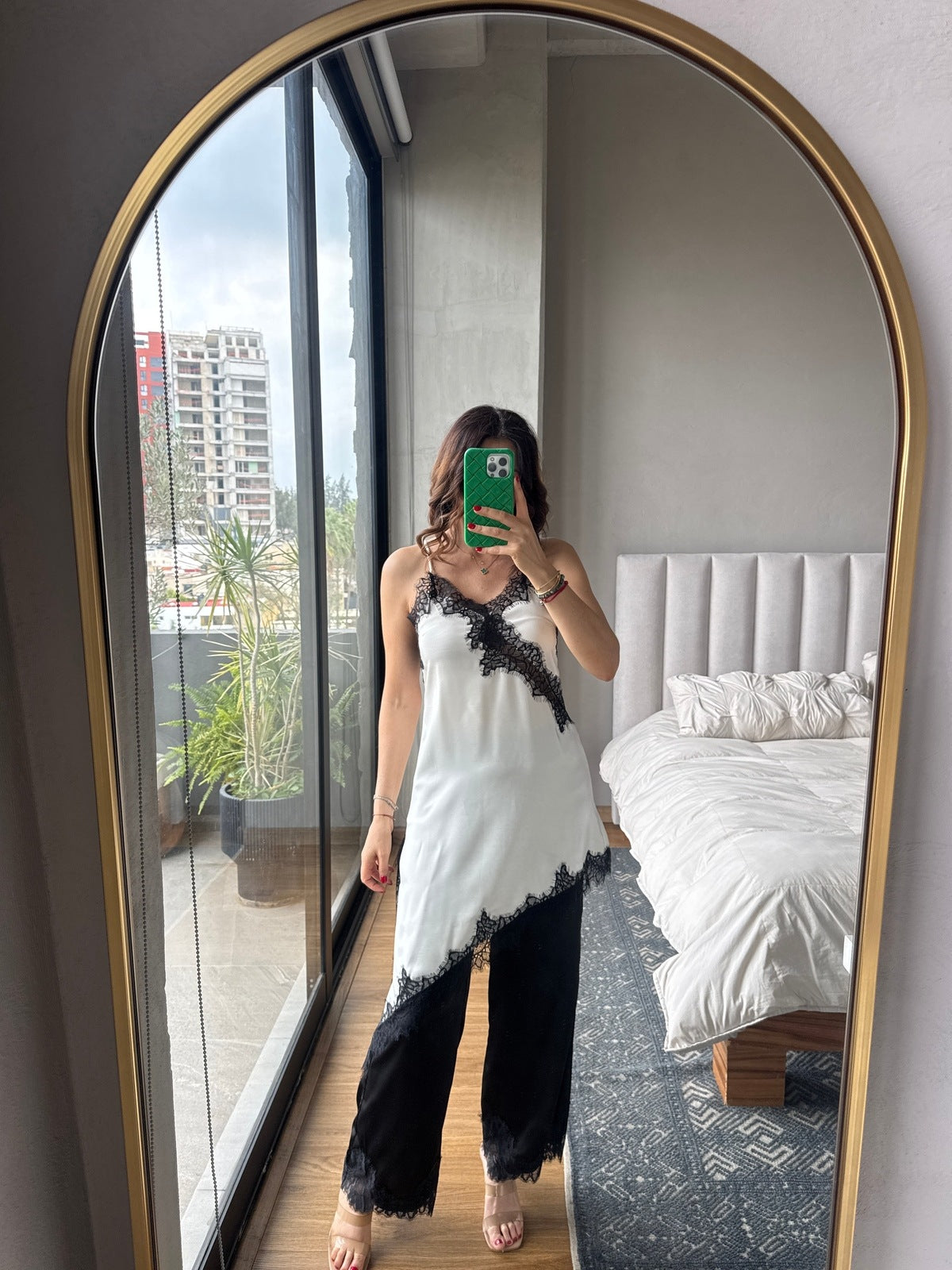 Blusa tirantes lace blanca con negro