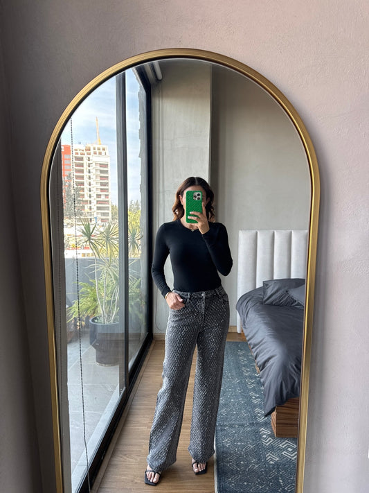 Jeans gris con aplicaciones