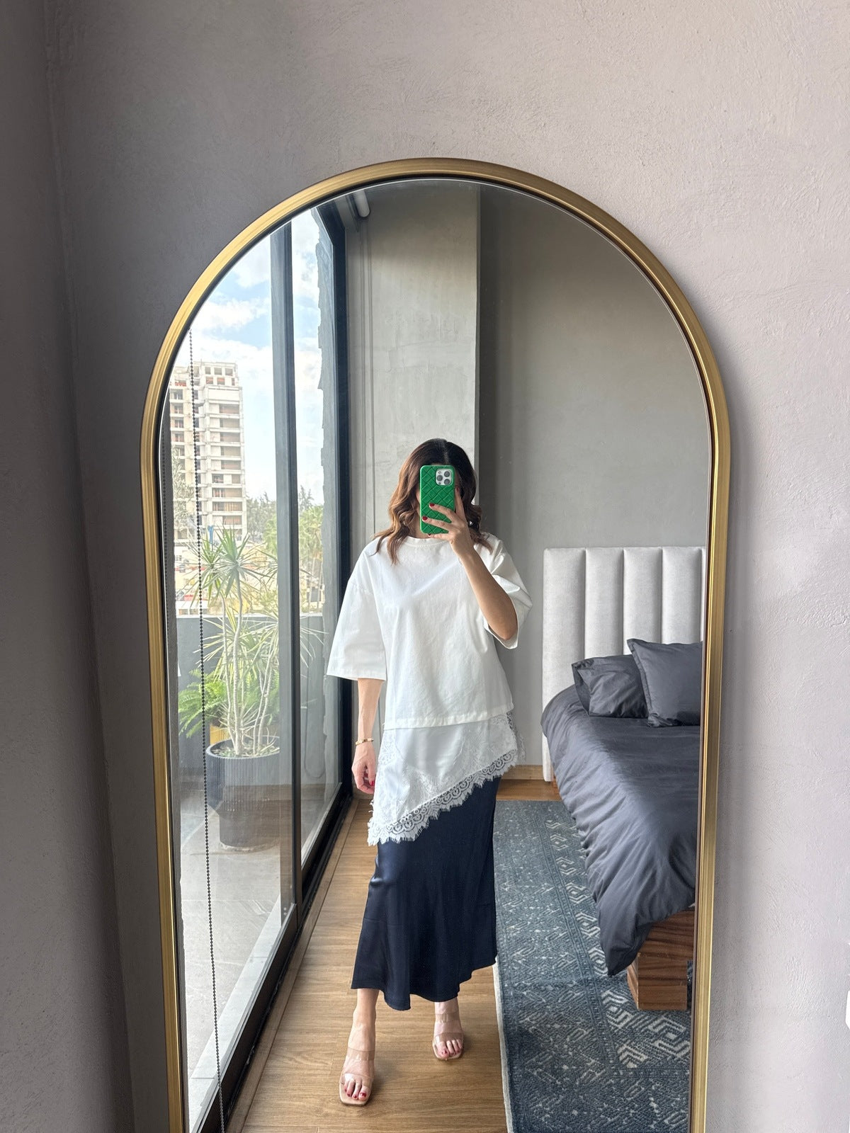 Tshirt oversized con detalle satín lace crema