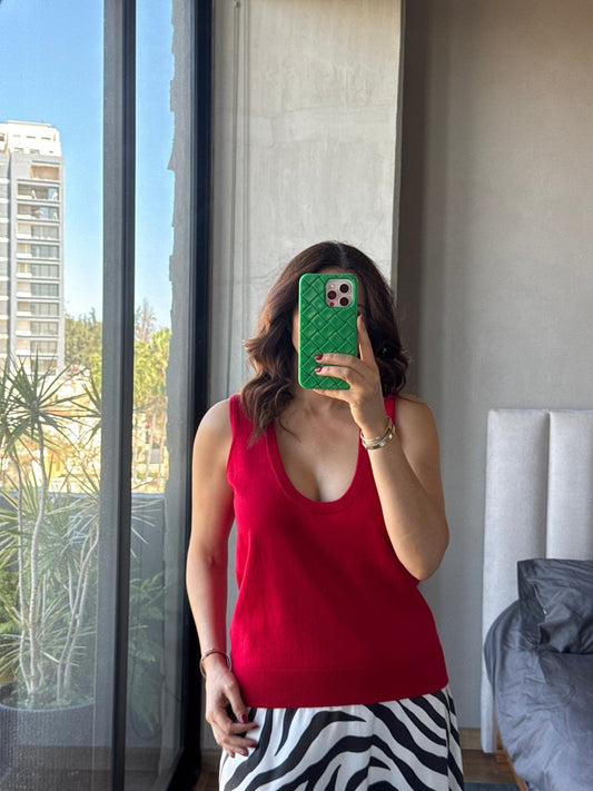 Blusa tejida sin mangas roja