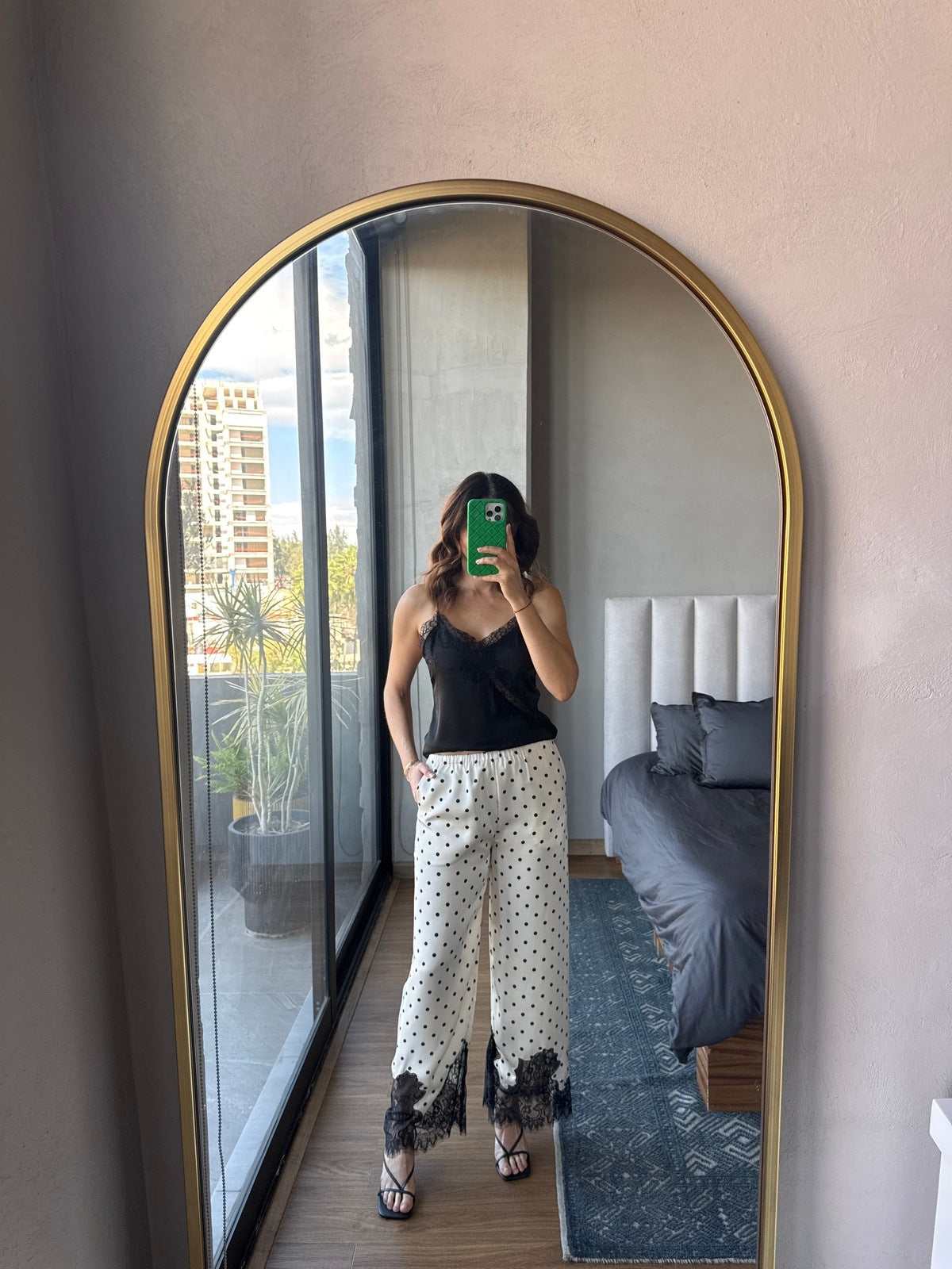 Pantalón satín lunares y lace