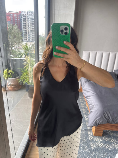 Blusa satín asimétrica negra