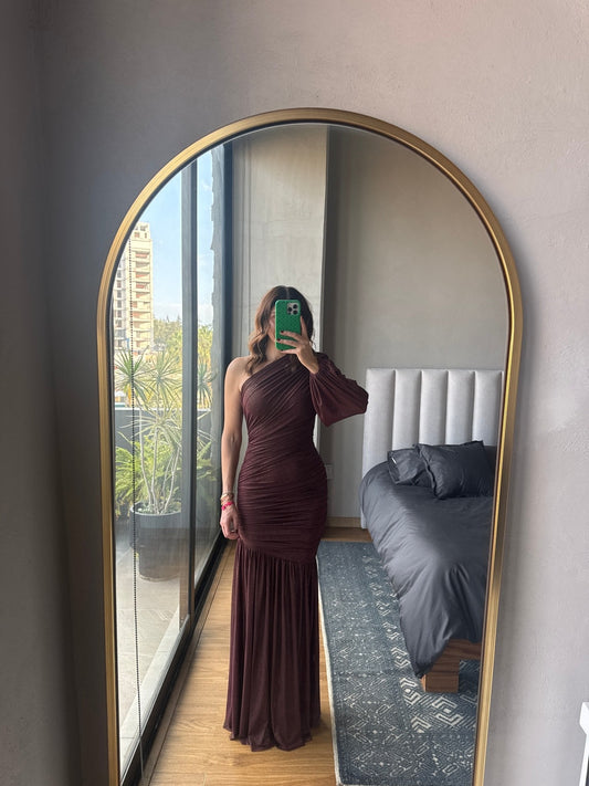 Vestido maxi one shoulder mesh tinto