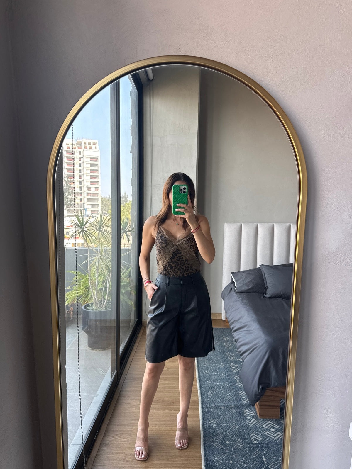 Long short cierres tipo piel negro