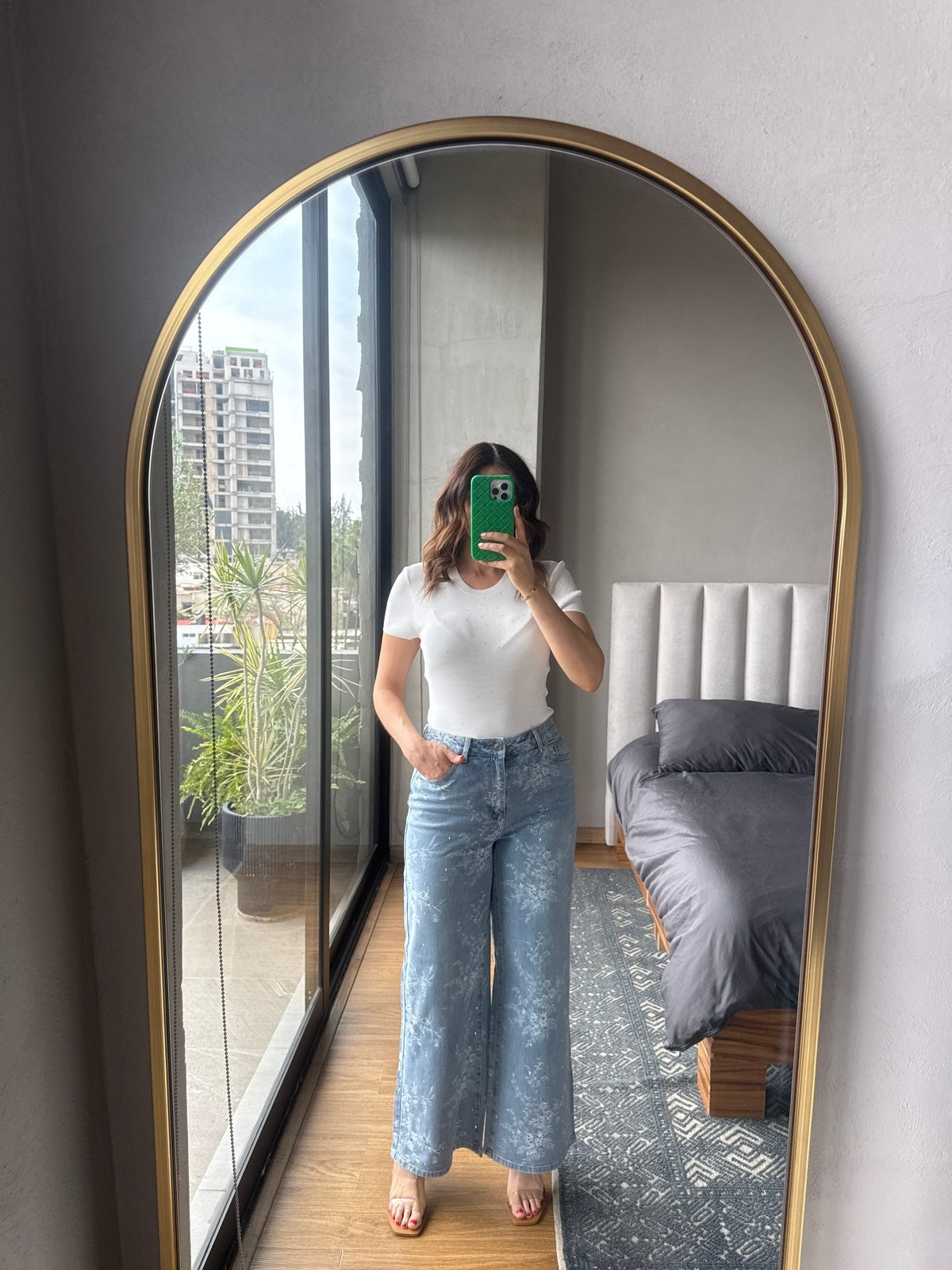 Jeans denim bordado flores y aplicaciones