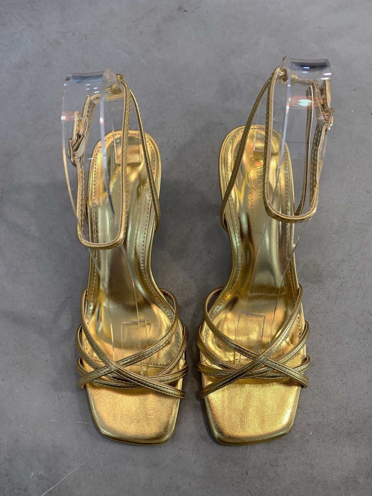 Zapatos tiras dorado