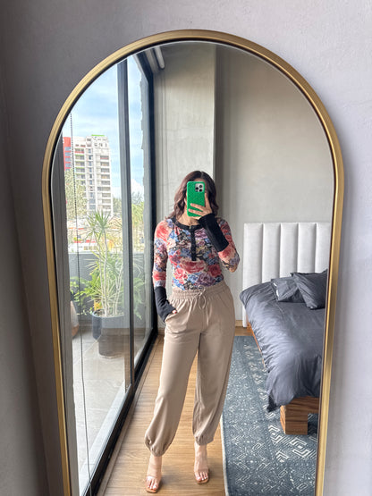 Pantalón jogger beige