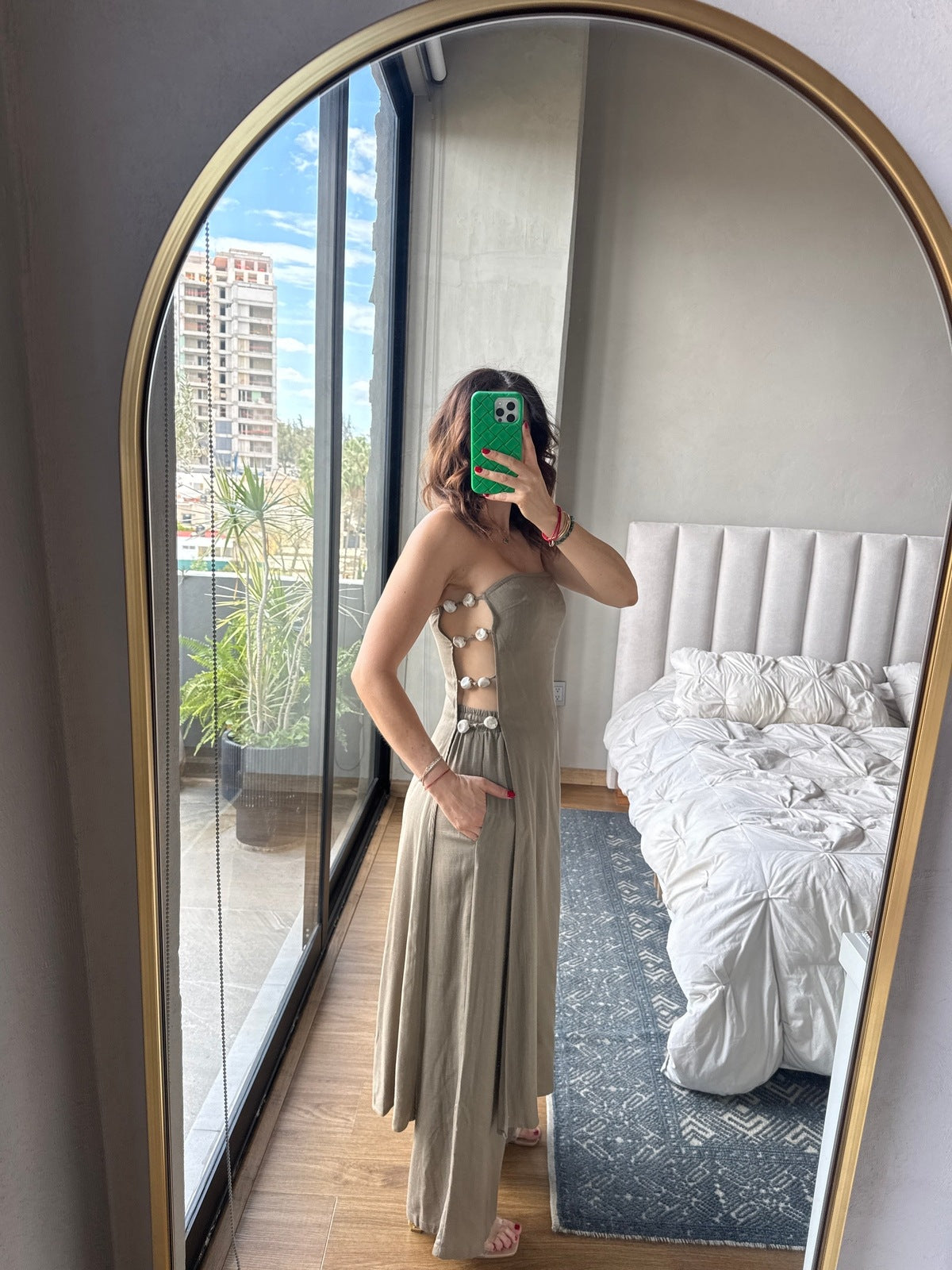 Set blusa larga strapless con pantalón lino