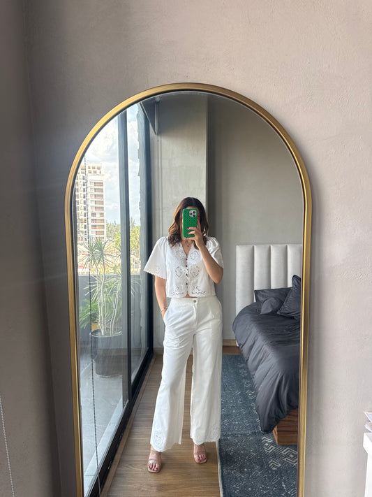Set blusa y pantalón blanco detalle laser