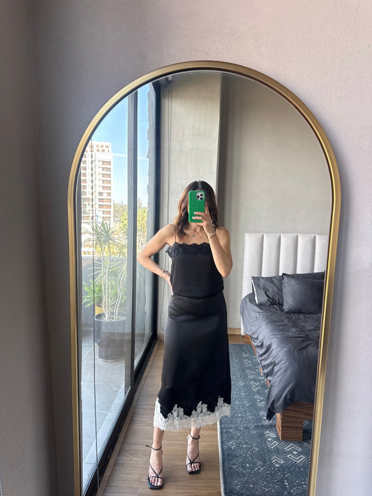 Falda midi negra satín con lace