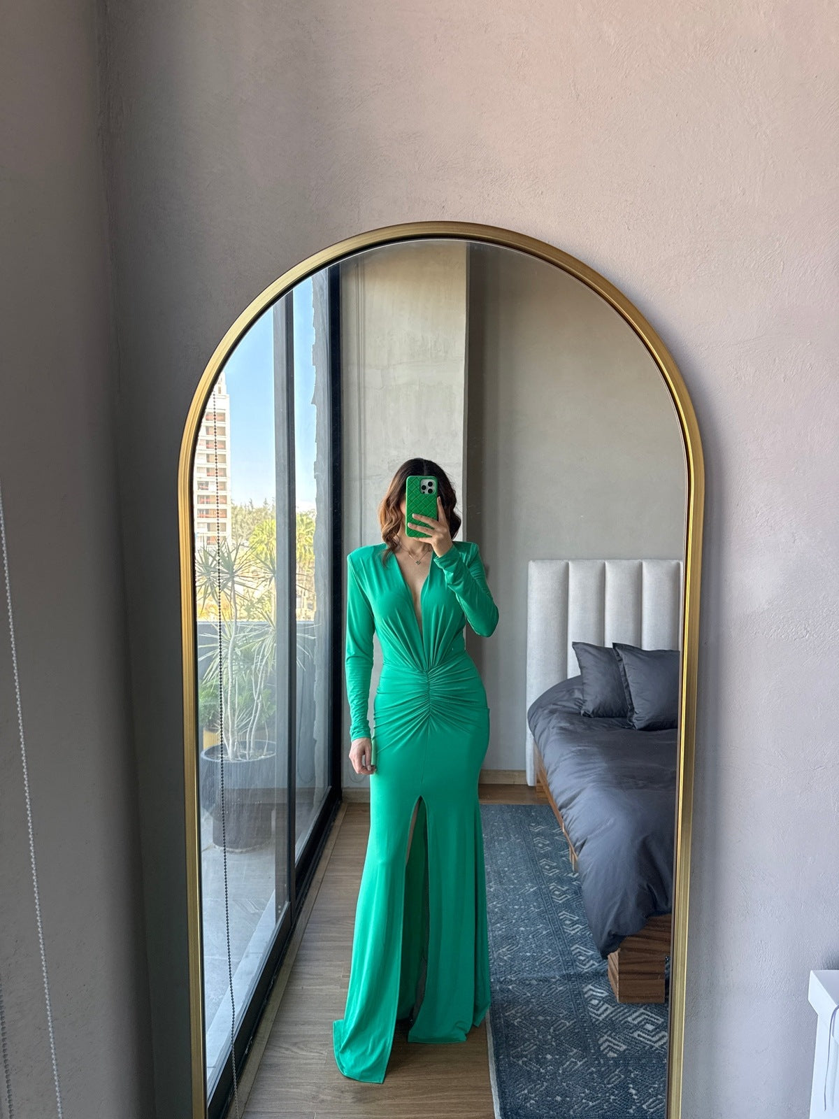 Vestido escote en V maxi manga larga verde