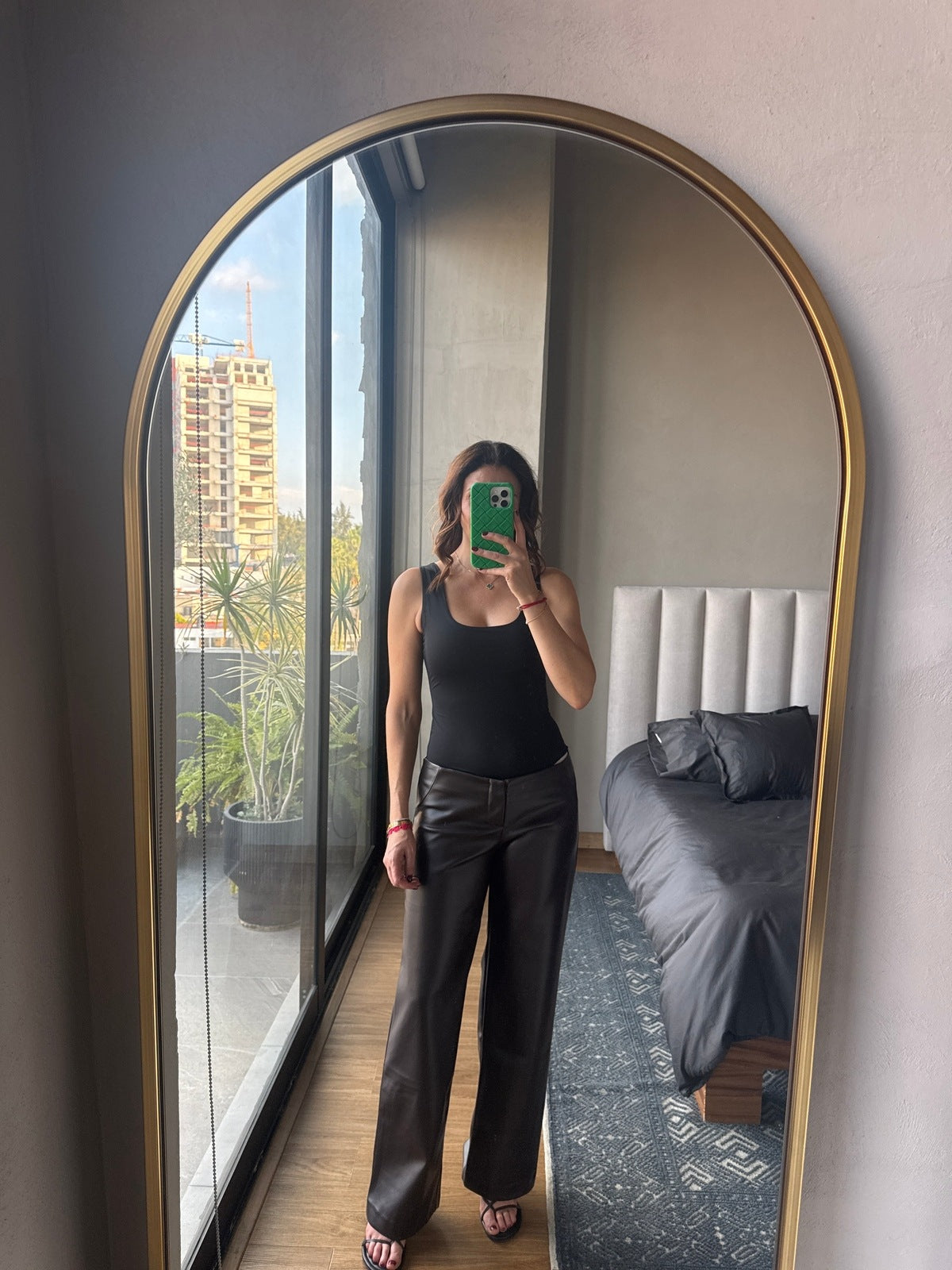 Pantalón tipo piel café