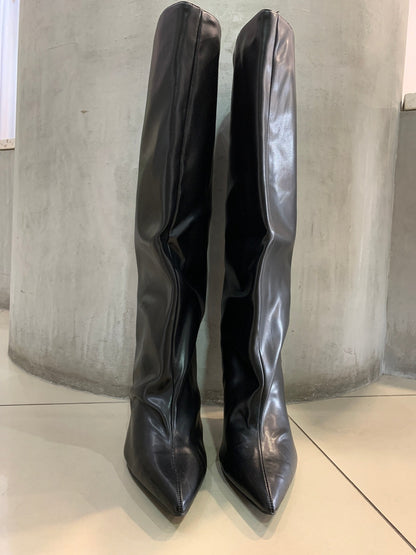 Bota pointy heel negra