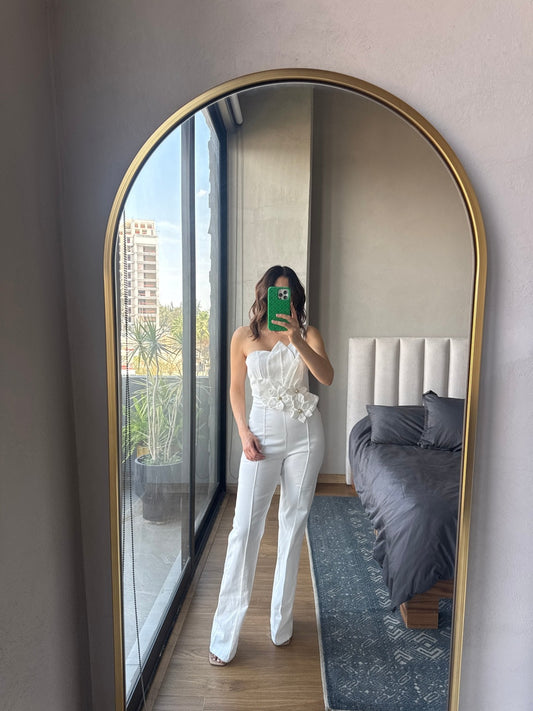 Jumpsuit one shoulder con detalle flores denim blanco