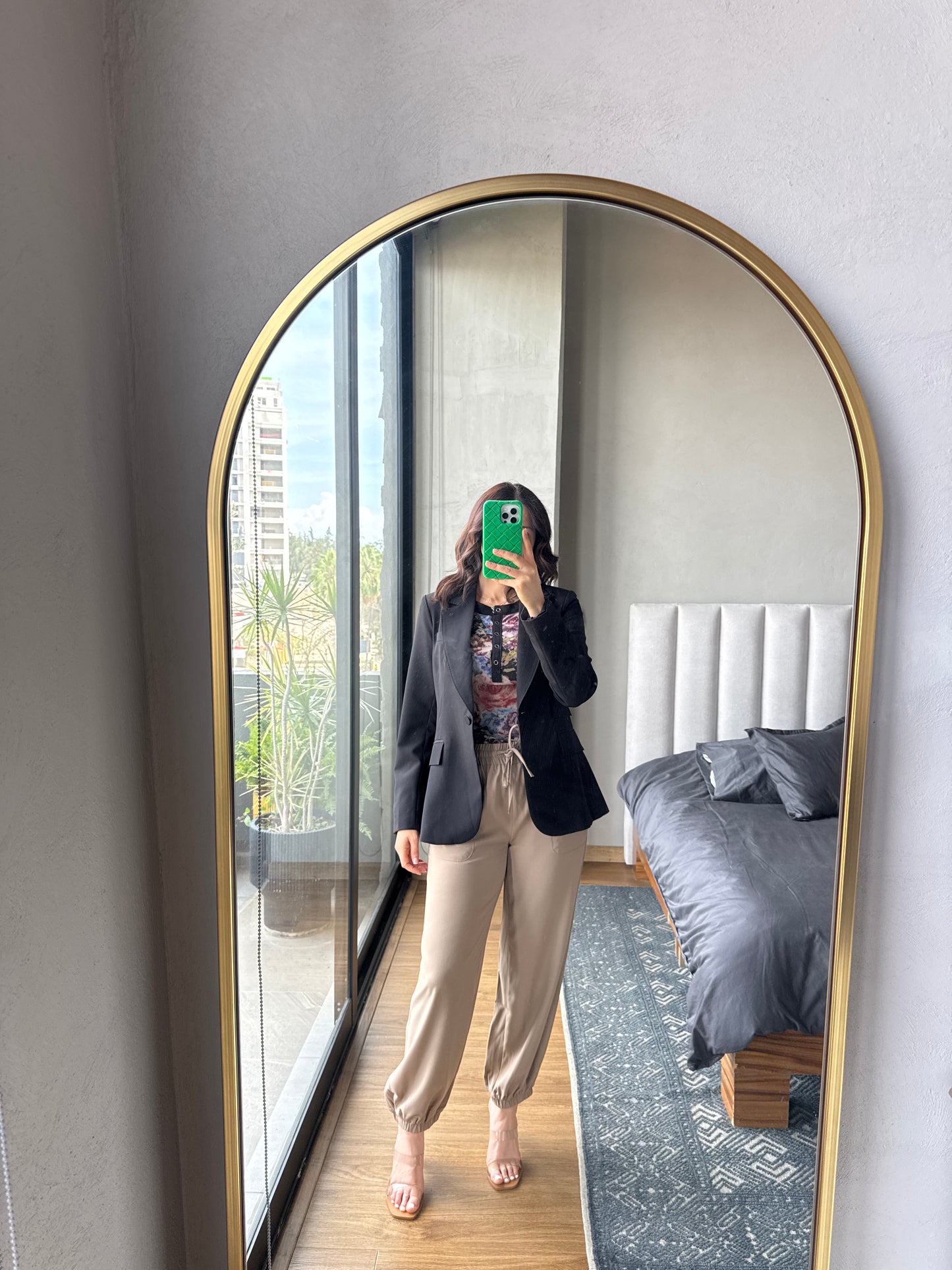 Pantalón jogger beige