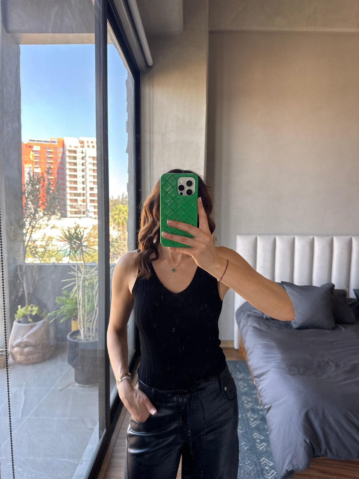 Blusa tejida negra