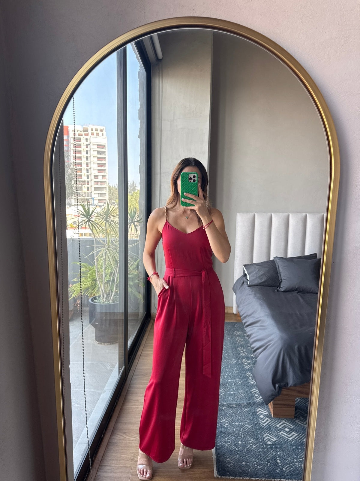 Jumpsuit satín tirantes cadena rojo