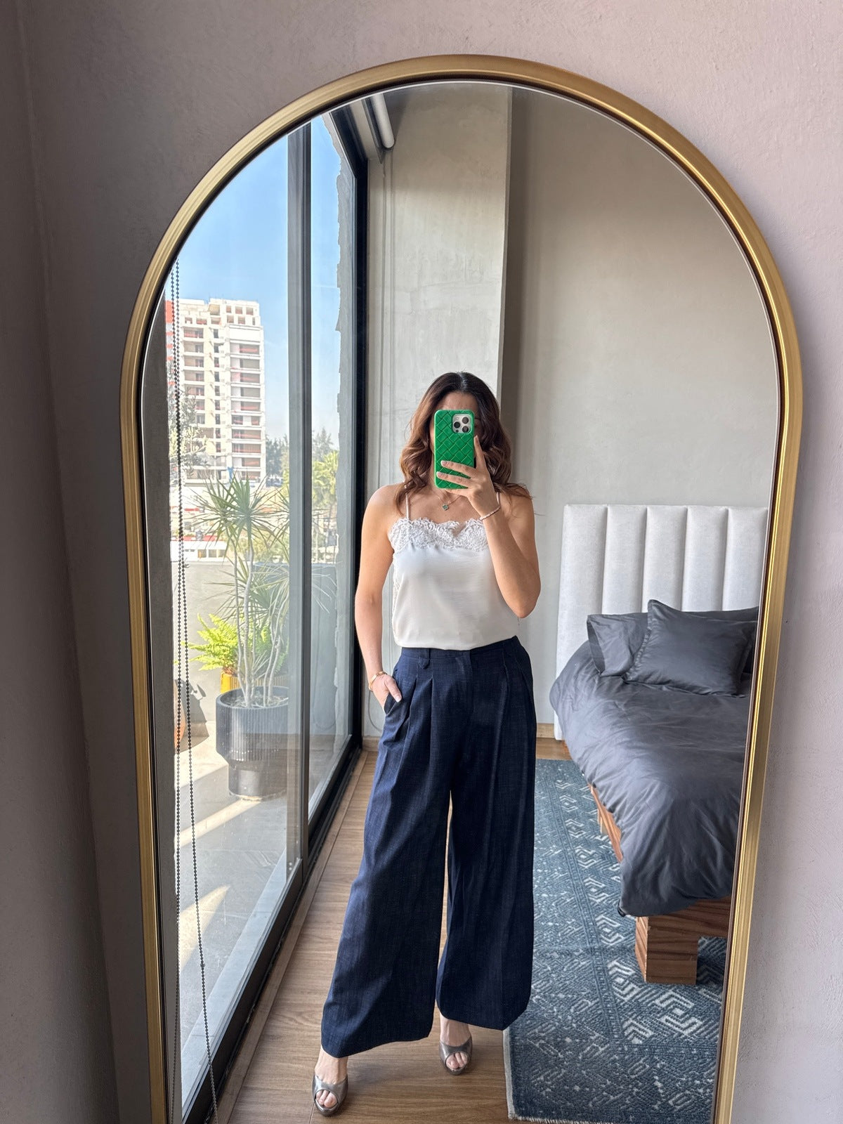 Pantalón denim pierna ancha