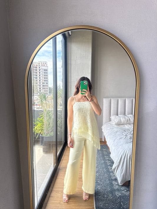 Set blusa satín con lace y pantalón limón