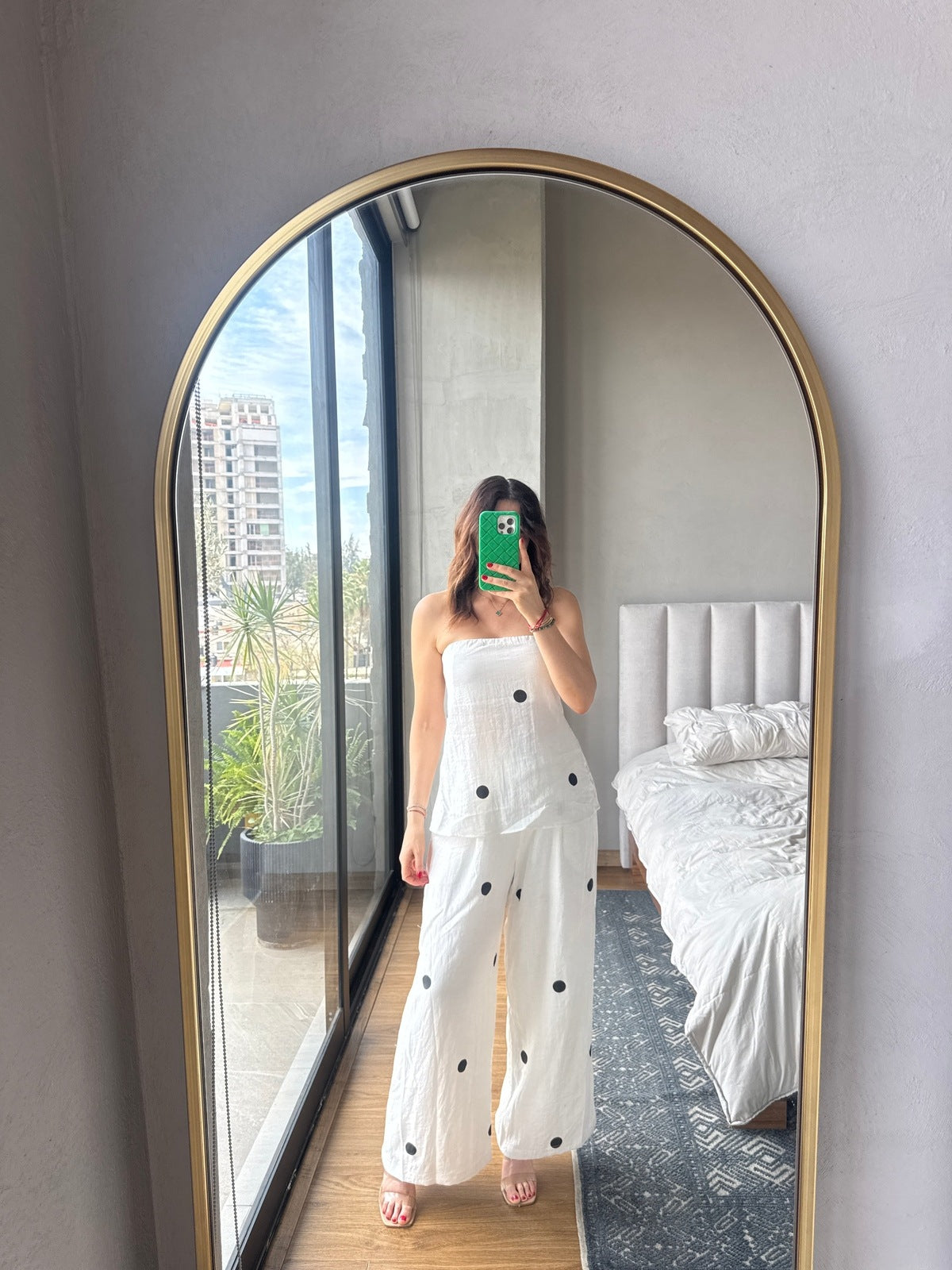 Set blusa larga strapless con pantalón lino