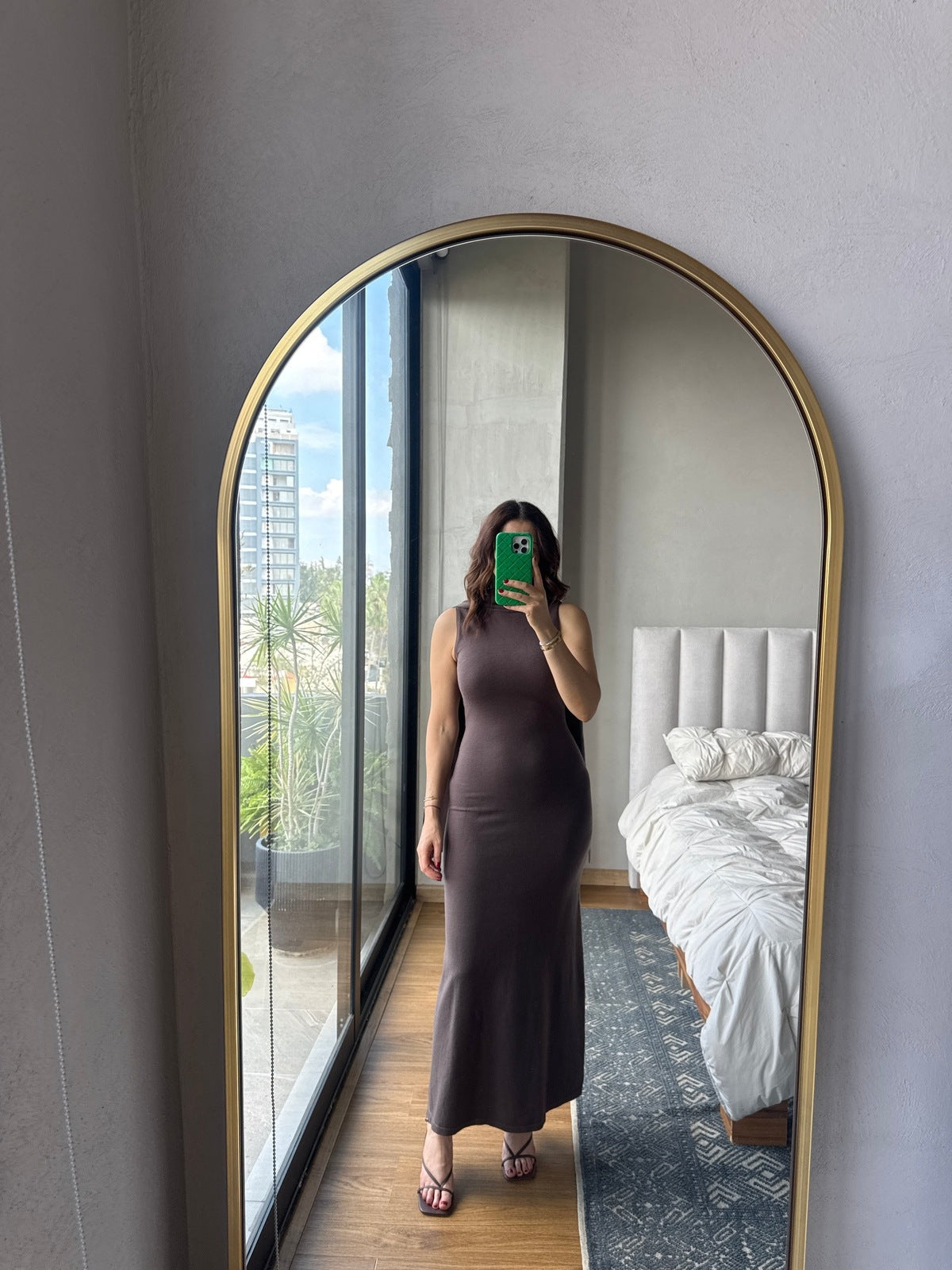 Vestido maxi sin mangas tejido café