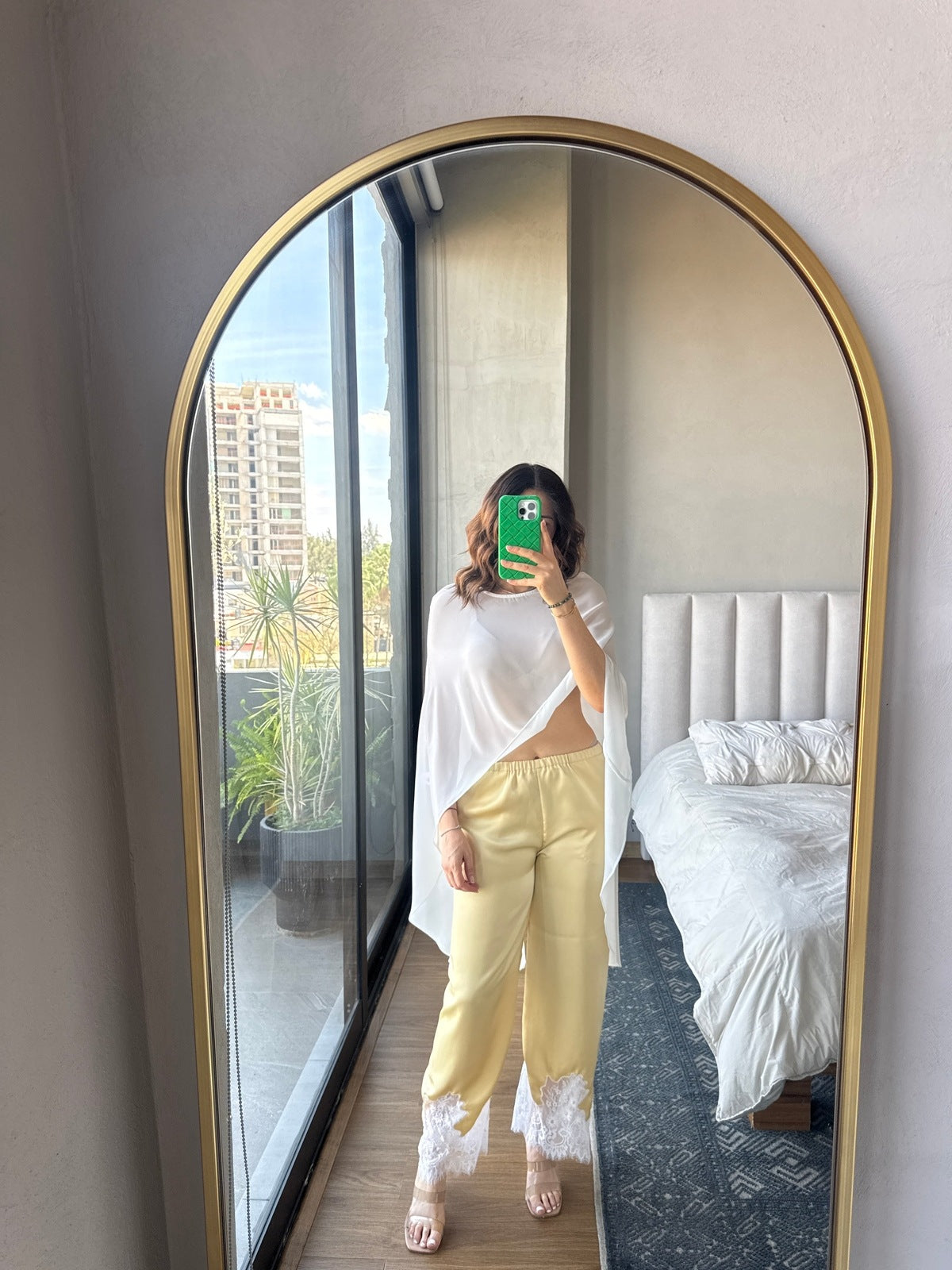 Blusa estilo capa blanca