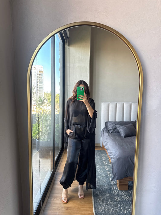 Blusa manga larga high low chifon negra