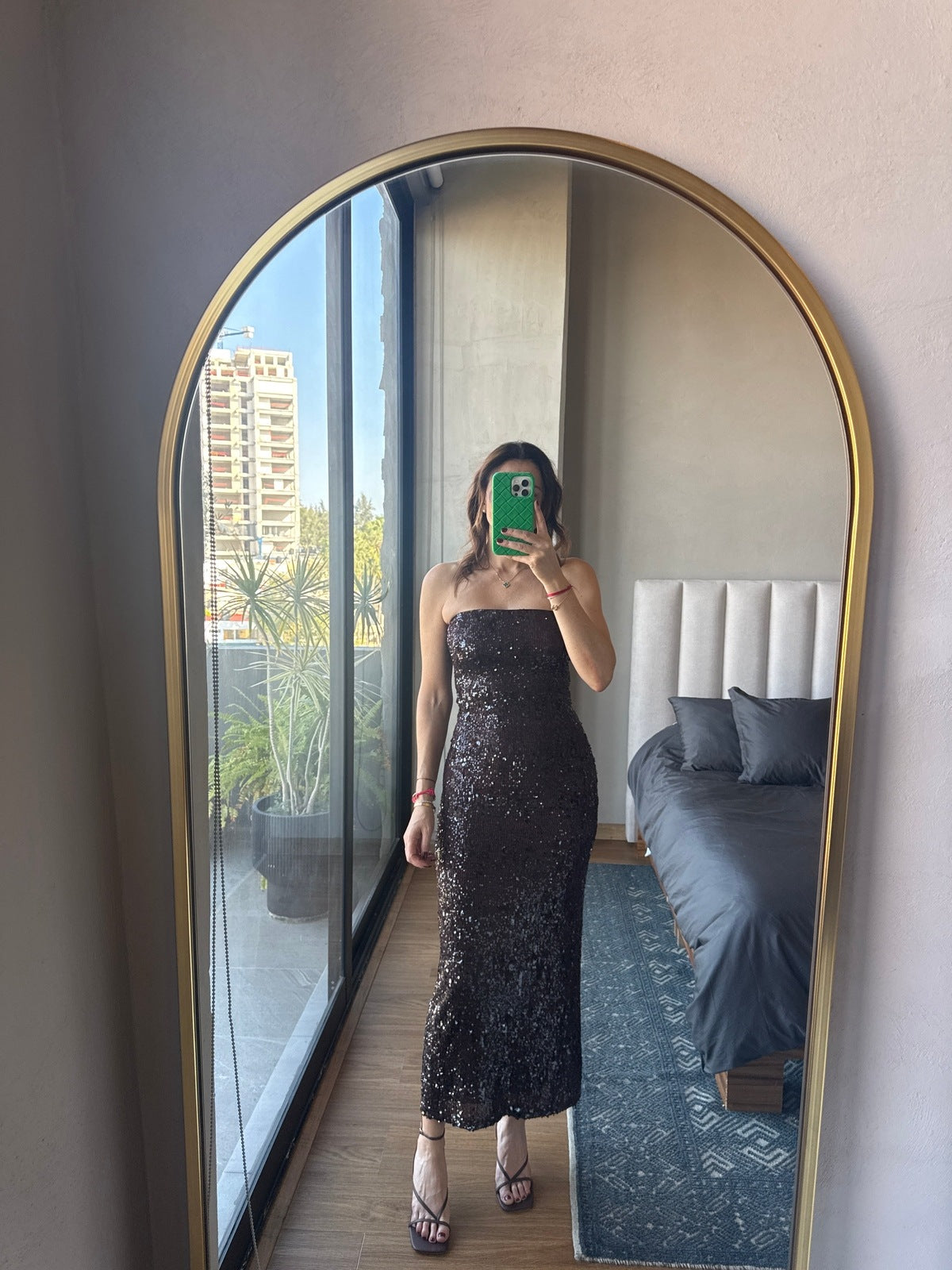 Vestido maxi strapples lentejuelas café